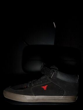 Men's Black High-Top Sneakers with Red Fallen Logo